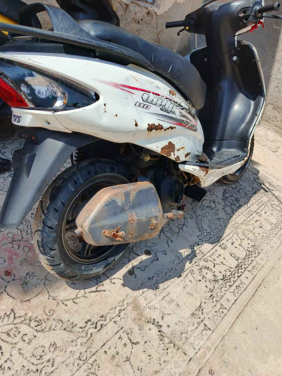 دراجه TVS ويكو هندي شغاله وين ما تريد دراجه قويه كفرات حديد كهربائيات كلها شغال عوزه ترتيبات بسيطه سعره 450وبيه مجال بسيط /***********
