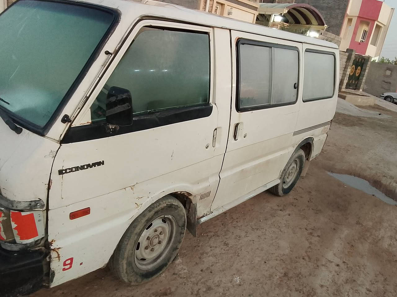 السلام عليكم مازدا باص 11راكب موديل 93 رقم كركوك سنوية صاقطة ب21 مصفرة كامل تريد تحويل تريد وكالة كير ومحرك ونجي 6سلندر اوتماتيك صدر تعبان تايرات زوج جديد الامامي والخلفي تعبان نص عمر كهربايئات نص ونص باتري جديد لايت شغال .25$وبيها مجال حك الجية مكانها صلاح الدين .تكريت .***********
