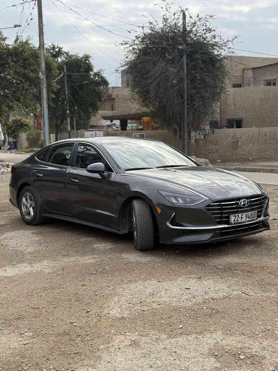 سلام عليكم ورحمة الله
هيونداي سوناتا وارد امريكي
موديل 2023 
مرقم اربيل 
مواصفاتها نص فول 
السيارة كلش حلوة و گشرها نضيف و مسويلها ادامه للمكينة بالثلج الجاف و بوليش و حمام 
محرك حجم 2500 دبل نوزل
4 سلندر 
مواصفات 
تنبيه اصطدام ذاتي
قيادة ذاتية 
تحديد مسار 
تنبيه نقاط عمياء بالمري
كير بيانو ( دكم )
سايد بريك بصمة
كامرة خلفية بلادي
شاشة ابل كاربلي اندرويد اوتو بلادية 
لايتات زينون 
تنبيه مغادرة مسار 
سنترلوك 
ويل حجم 16 
حساس اطارات
تخم تايرات جديد 
ماشية 52 الف كيلومتر 
حادثها جدا بسيط وموضح بالصور 
چاملغ امامي مبدل اصلي بدون صبغ وباب عكس السايق مبدل والباب الخلفي بي كلير فقط 
بچم كبس وصندوك كبس 
ايرباكات البردة طاكات فقط 
السعر 178 وبيها مجال بسيط 
مكاني بغداد الدورة 
رقم واتساب ***********
