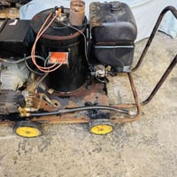 مضخة إيطالية 250 بار ماء حار  ماطور 5 ونص ثري فيز  نظيف جدا وكل أجزاها...