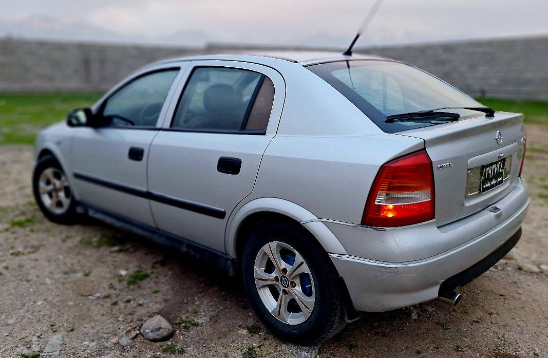 ئۆپڵ ئەسترا مۆدێل 2002 ڕەنگ سلڤەر ئاڕمی ئێسقانی هەولێر گێڕ عادی بێ بۆیاغ تەنهاکەمێک شوختی هەیە بێ کاڵ بونەوە 2 جام کارەبایی جام ئۆتۆ و حاسە سەیارەکە توندو تۆڵە 4 تایەی تازەو پاتری تازەی لەسەرە
شوێن قەڵادزێ ژمارەی موبایل ***********
نرخی 45 گەڵاو معامەلە بشدار, السليمانية
