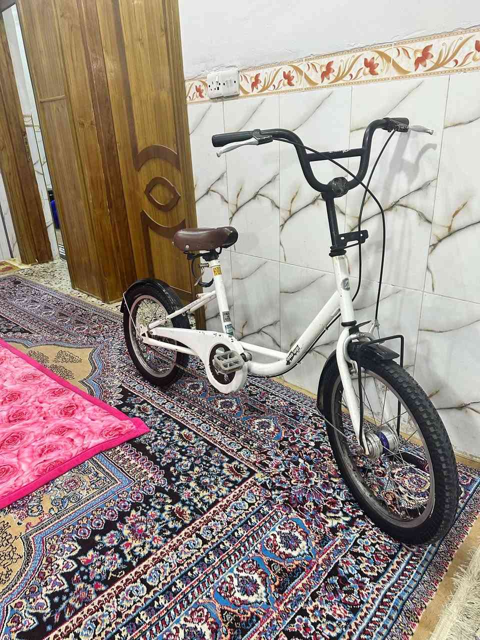 السلام عليكم بيسكل برج استون للبيع كاشي مناقصه العنون  بغداد الحسينيه مال راشديه السعر ب80 وبي مجال بصيط الاستفسار *********** متواجد خاص
