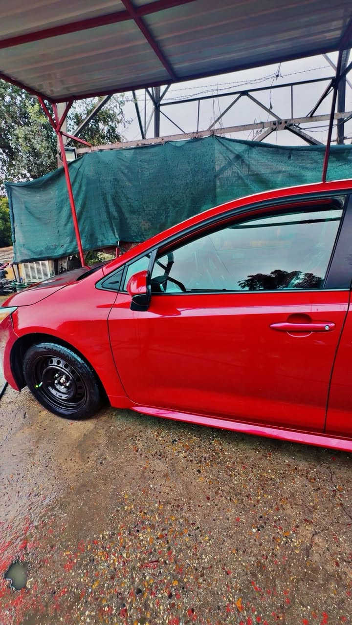 السلام عليكم
تويوتا كورلا2021 للبيع أو مراوس حسب 
بانزين
السونار منشور 
رقم أربيل  تحويل مباشر

مكينة 2.0
فئة سيارة le
مواصفات
شاشة ابل كار بلي + كامرة
سايد بريك دكمة
فول تحكم ستيرن 
تخم تاير +دوشمه جديده مع ارضيه 
سياره جاهزه و بسمي 
السعر. 132$وبيها مجال 
العنوان بغداد الغزاليه 
***********
