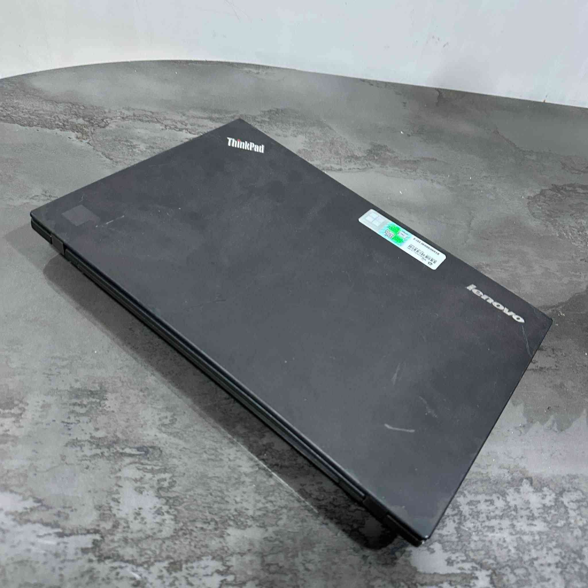 lenovo ThinkPad X250
رام 8 كيكا
المعالج كور i7 جيل الخامس
كارت الشاشة انتل 5500 128MB 
ذاكرة 256 SSD
بصمة كيبورد ضوئي دبل بطارية ويندوز 10 برو اصلي
للبيع سعرها 250 وبيها مجال 
مكاني بغداد الدورة وموجود توصيل
***********
