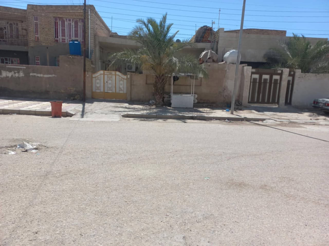 البيت البيع في ابو رمانه ٢٠٠متر خلف محمود الكعبي يقع على شارع ٢٠ومقابيل شارع ١٠بناء متوصط يتكون الطابق الارضي كامل وطابق ثاني غرفتين وصاله كبيره***********تواصل اتصال او واتساب
