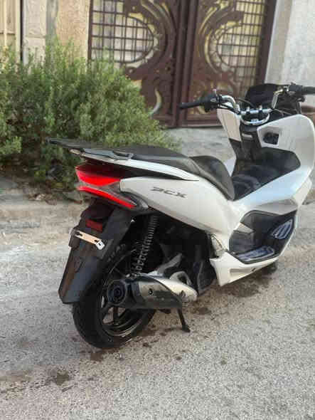 سلام عليكم بي سي اكس جيل الثالث وارد كوري دراجة ناعمة وخير من الله ماشية ٢٧   السعر ١٧ ورقة وبيهة مجال  *********** العنوان واسط الكفائت لحد يدخل خاص
