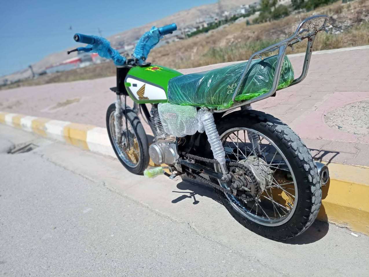 سڵاوی خواتان لێبێێت . ئەم کڕاسەجوانەمان هەیە بۆفرۆشتن زۆر پاکوجوانە هەمووگیانی بەشەرت تەنکو کوشن تازەن هەمووگیانی تازەن بەشەرت زۆر بەقەوتە مەکینەی چرکەی تیانیە نەسەوت نەڕۆن نەدووکەڵ هێچی هچی نیە بەس ماشەللەیەوێت مۆدێلی2024 سعری 350معامەلەیەکی کەم شوێن سلێمانی ژ.م***********
