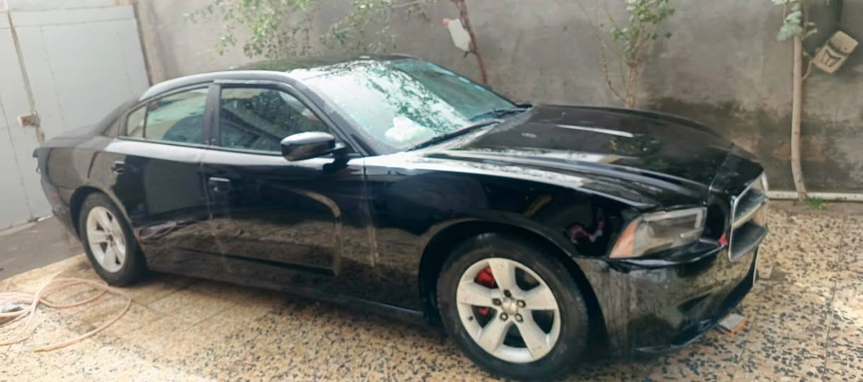 سلام عليكم سياره نضيفه كصه جنطه فقط الباقي كفاله مكينه مكينه وكير كفاله السياره جوه السوه السعر 43بيها مجال كلش قليل مكان البصره ***********
