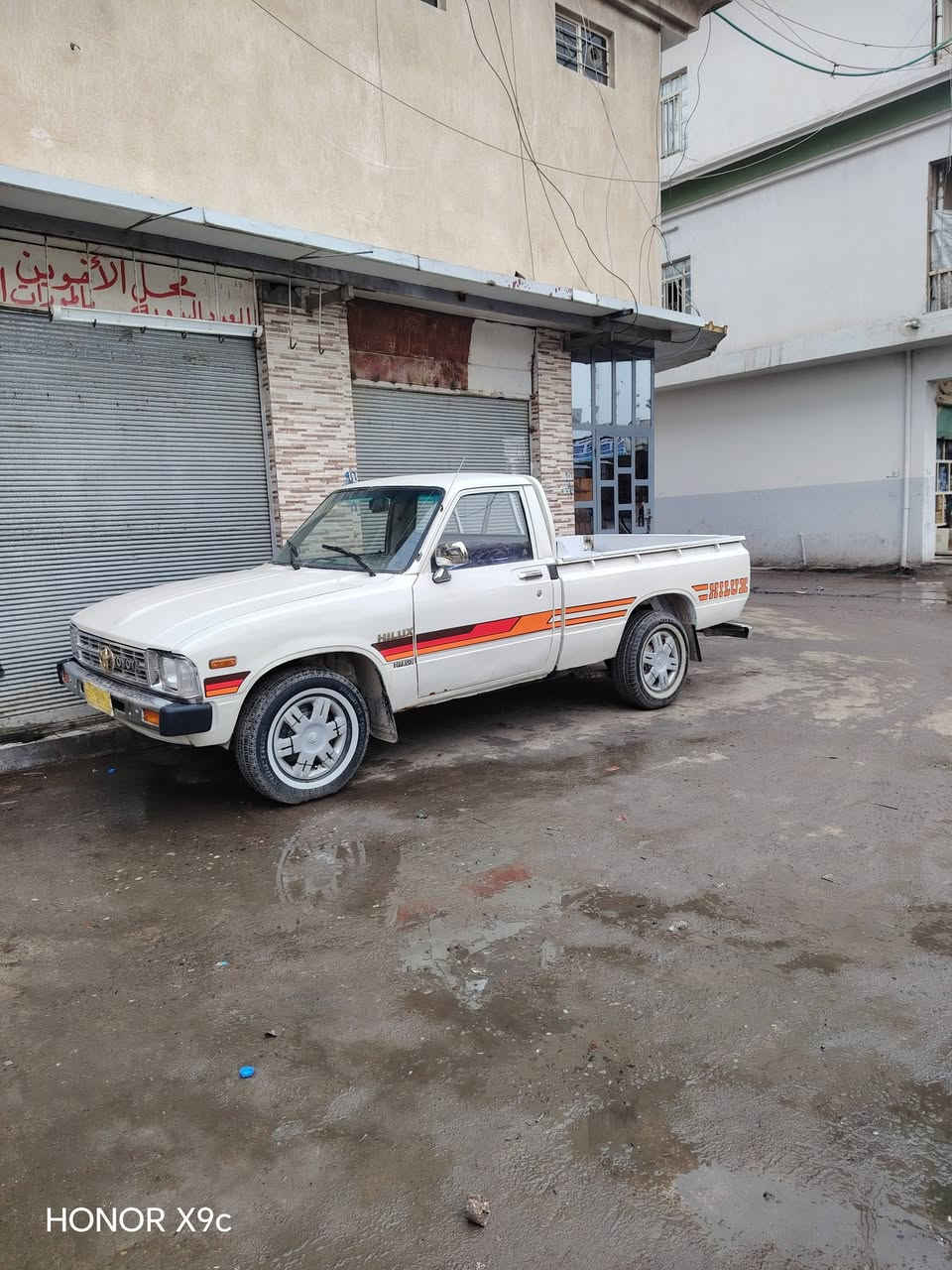 سياره موديل 82 حداديه صبغ عام محرك معمر جديد شرط التحويل سعرها مناسب***********
