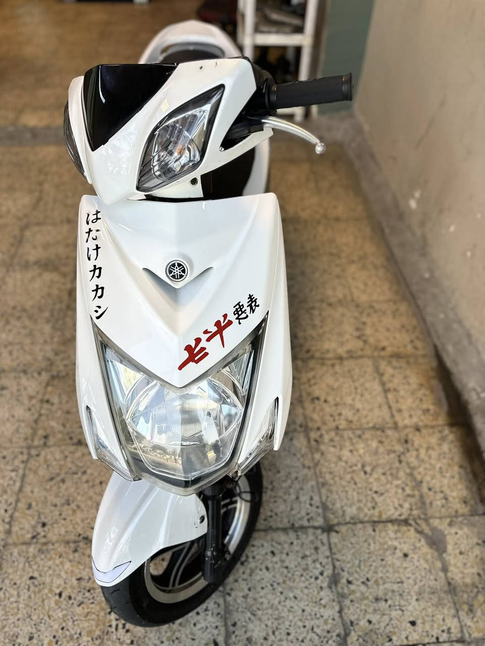 سلام عليكم لد للبيع دراجه كامله من الفتح مكينه بلاديه ما مفتوحه بيها ويل نجمه وتايرات شرط جدد كامله بدون نقص معروضه ب1325 مليون وثلاثميه وخمسه وعشرين مكاني البياع للاتصال ***********
