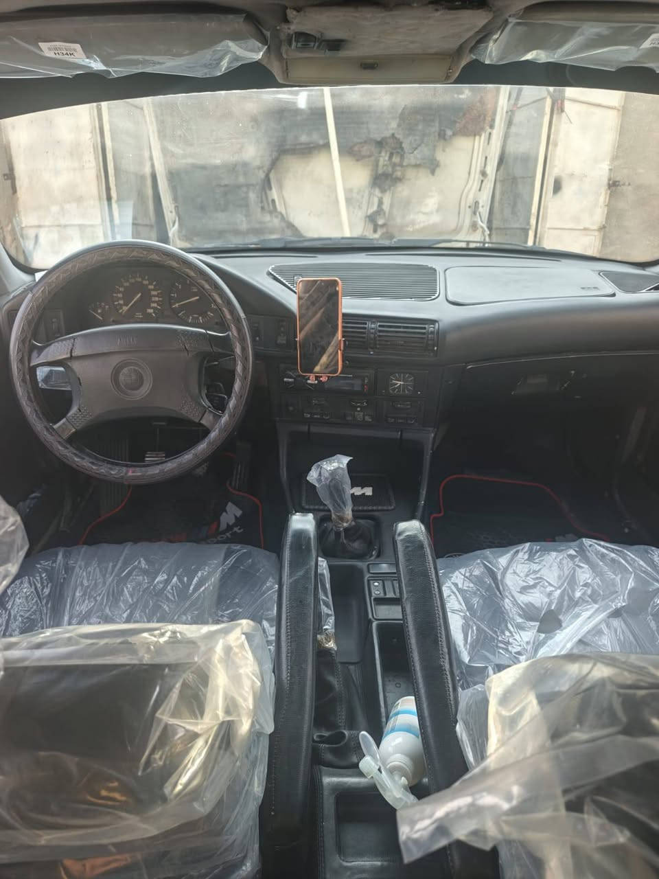 السلام عليكم 
بي أم 525
مكينه 20 مسكر فانوس 
كير ومكينه خير من الله
بصره سنويه30
تبريد ثلج 
فتحه ٣ طكات
لايت زنون 
بيها ضربه خفيفه ب جاملغ وباب مبدل
صبغ عام جماليه
سعرها ٥٣ وبيها مجال قليل
***********
بصره_ الزبير_ المربد القديم الزبير, البصرة
