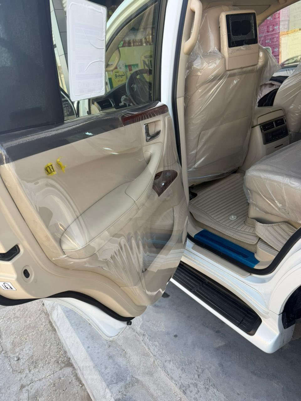 سلام عليكم لكزس موديل 2014 فول مواصفات مكفوله من الصبغ و الضربات سياره بسمي رقم اربيل تريد تحويل تريد وكاله ماشيه 110 سياره جديده وحلوه عنوان ذي قار مركز الناصريه ***********
