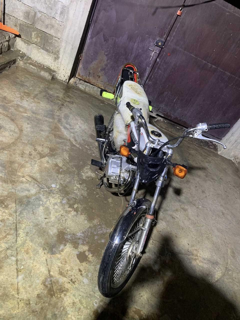 سلام عليكم اخوان بيع مستعجل دراجه نضيفه كلش موديل 2025 جديد مشدود تغريبن شهرين صارله دراجه فول نضافه شلعه مالته فول عل ثالث يعلك مكاني كركوك عمل شعبي السعر 400وبيه مجال انشالله *********** تحياتي الكم
