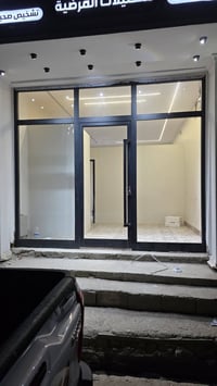 جامخانة • ٢٨٥×٣٢٥ • ٣ أبواب ٢٠٠×٩٠