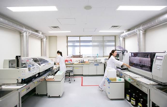 احجز مساحتك التجارية مع Business Space Centre تتوفر مساحات تأجير في موقع حي الجامعة شارع المركز  للشركات والمكاتب الاستشارية والمختبرات الطبية والهندسية وورشات التدريب والمحاضرين . 

● مكتب ديلوكس + قاعة اجتماعات مساحة 4x7 
●  مختبر / مذخر مساحة 5x4 + ملحق / مخزن 
● مكتب او قاعة محاضرات  5X4 
● مكتب او قاعة محاضرات 4x4
● مساحة مفتوحة قابلة للتقسيم للمكاتب  6x3

سياسة التاجير:-
■ عقد ايجار شهري / سنوي قابل للجديد والدفع مقدما . 
■ اوقات العمل من 7:00 صباحا الى 10:00 مساءا. 
■ التاجير للاغراض التجارية المذكورة او المتفق عليها حصرا .
■ الالتزام بتعليمات السلامة المرفقة مع العقد.
■ اروقة المركز مراقبة بالكامرات CCTV .
■ سعر المتر المربع 50 الف شامل الماء والكهرباء / مولد نصف امبير لكل متر مربع.
■ مدخل مشترك ، يتوفر موقف للسيارات 

للاستفسار : ***********

