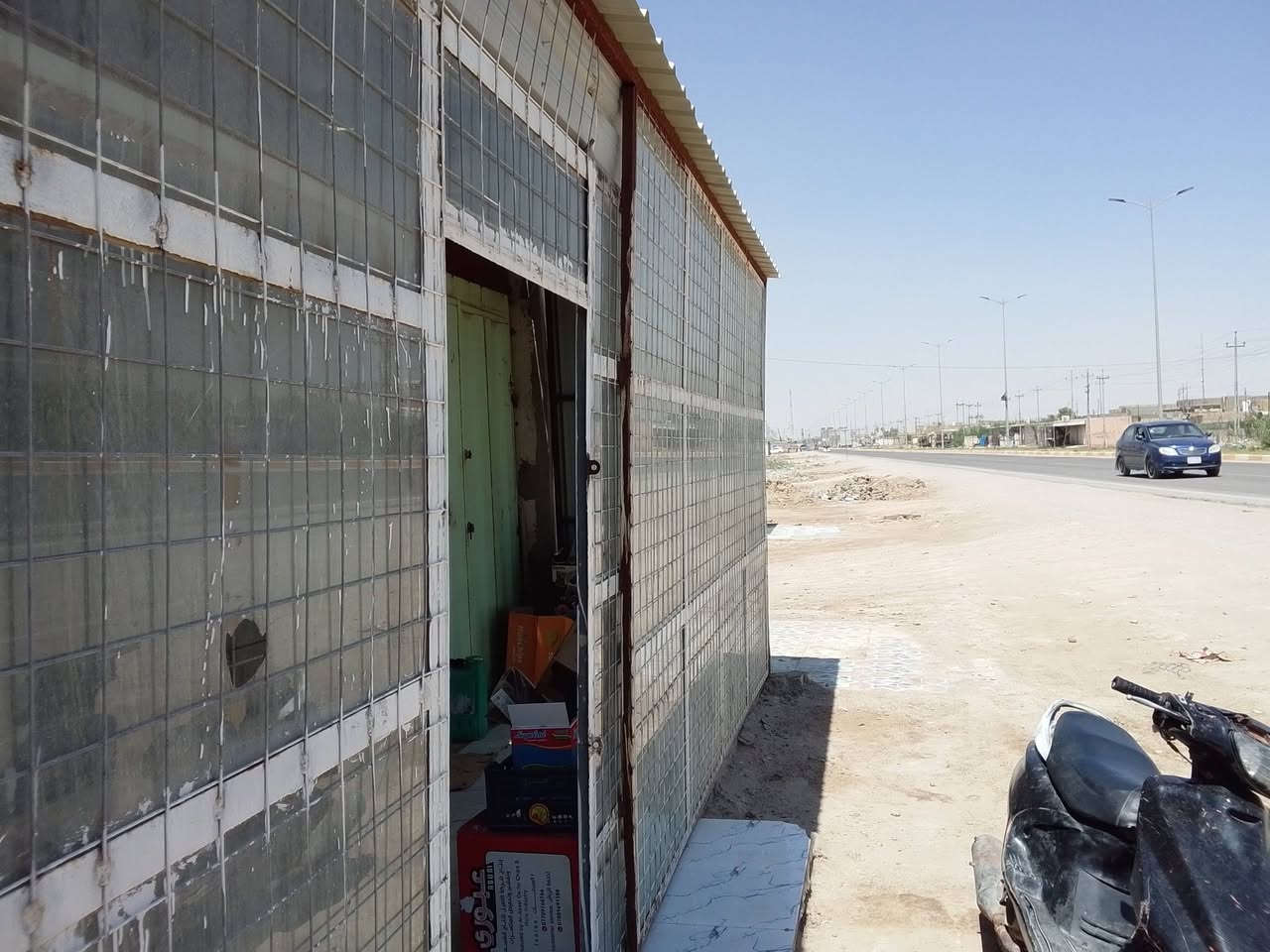 السلام عليكم تجهيزات محل حلويات للبيع /جام خانه +عوارض مجمدات 3 +برادات عدد 4 + رفوف + المكان حي الرسول مقابل القاطع الشارع الرئيسي طريق الدوايه  للأستفسار التواصل عبر الصفحه او الاتصال عبر الهاتف   ‏‪***********‬‏
