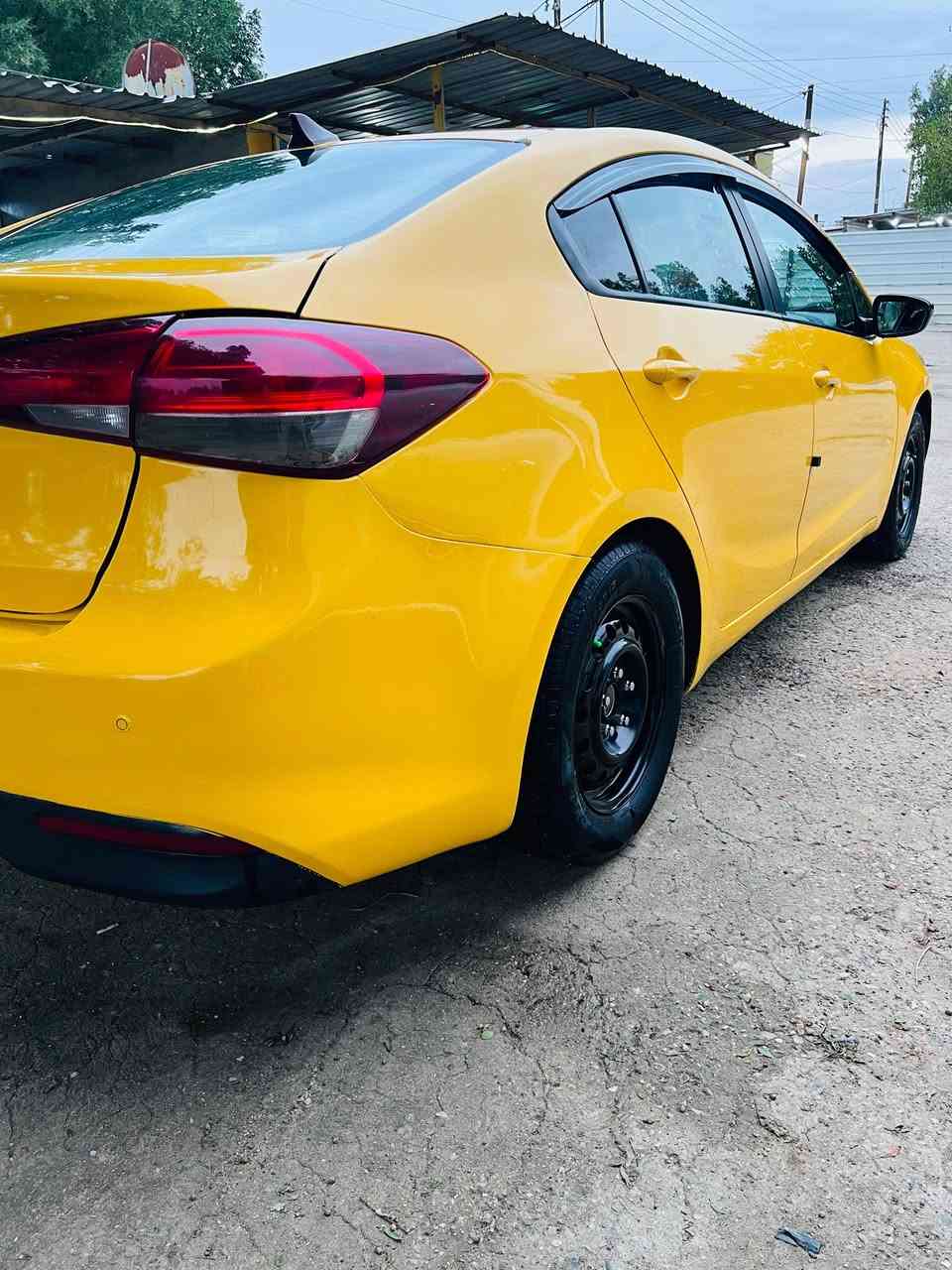 ‏السلام عليكم
‏فورتي مديل 2018 للبيع 
‏حادثهة قبق جنطة تبديل بدون حوض 
‏وهنا ب عراق جاملغ عكس السايق بدون دواخل مصلح نفسة 
‏المكينه بيهة خيط تبخير 
‏مواصفات عادية 
‏باسمي تحويل ثاني يوم 
‏سعرهة ١٠٧ 
‏للاستفسار 
‏***********
