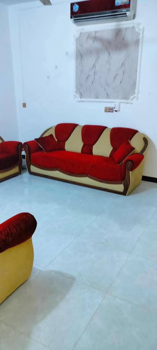 🟡 دار للبيع مع الأثاث 🏡
📍 الموقع: الحلة – حي البكرلي، خلف الملعب
📄 نوع العقار: طابو زراعي سند 25 (تحويل مباشر)
📐 المساحة: 100 متر

✨ مميزات العقار:
✅ يُباع مع الأثاث
✅ جميع الخدمات متوفرة
✅ شارع مبلط
✅ مجاري أمام الدار
✅ خط مولدة ذهبي
✅ قريب من الكيات
✅ عرض الشارع 12 متر

🏠 يتكون من:
🔹 صالة
🔹 كليدور
🔹 مطبخ
🔹 غرفة نوم
🔹 منور
🔹 حمام ومجمع صحي داخلي
🔹 حمام خارجي
🔹 طارمة صغيرة

💰 السعر: 77 مليون دينار
🔹 ويوجد مجال للتفاوض 

📞 للاستفسار وشراء العقار:
***********
