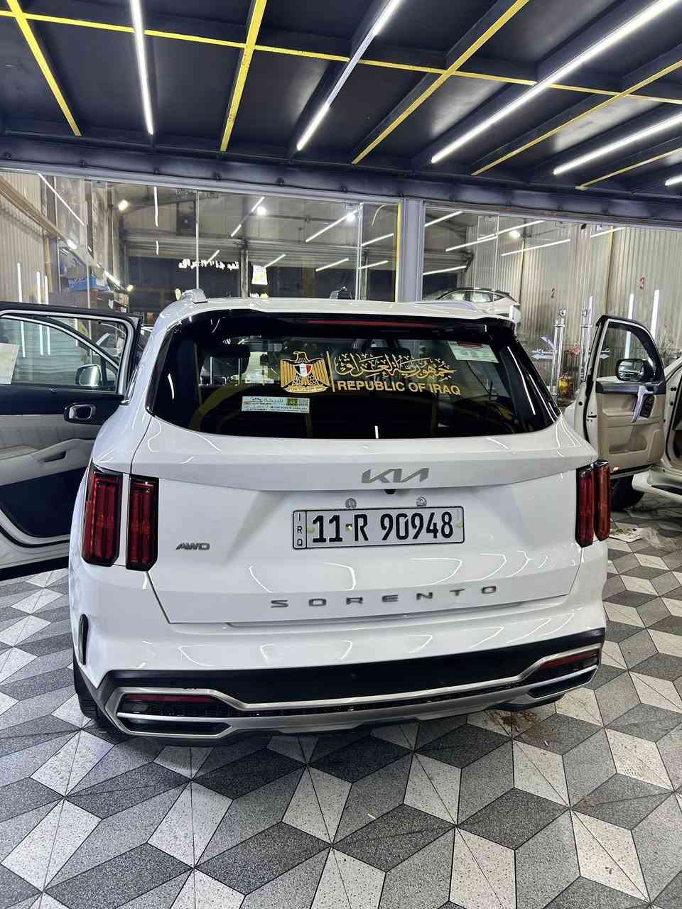 السلام وعليكم 
للبيع كيا سورنتو 2022 خليجي فول 1/1 رقم بغداد ماشيه 47 الف 

محرك 6 سلندر 3500
7 راكب 
3 قطع تبريد 
بنوراما
كير موس 
كشنات حار بارد 
كشنات كهرباء
بردات خلفيه 
مثبت سرعه 
نضام كاربلي و اندرويد 
مري شفط 
اشاير بالمري 
كشنات جلد 
اربع كامرات  360
لايت زنون 
السياره جديده خير من الله 
مكان السياره بغداد جميله 
السعر 295 وبيها مجال للاستفسار ***********
