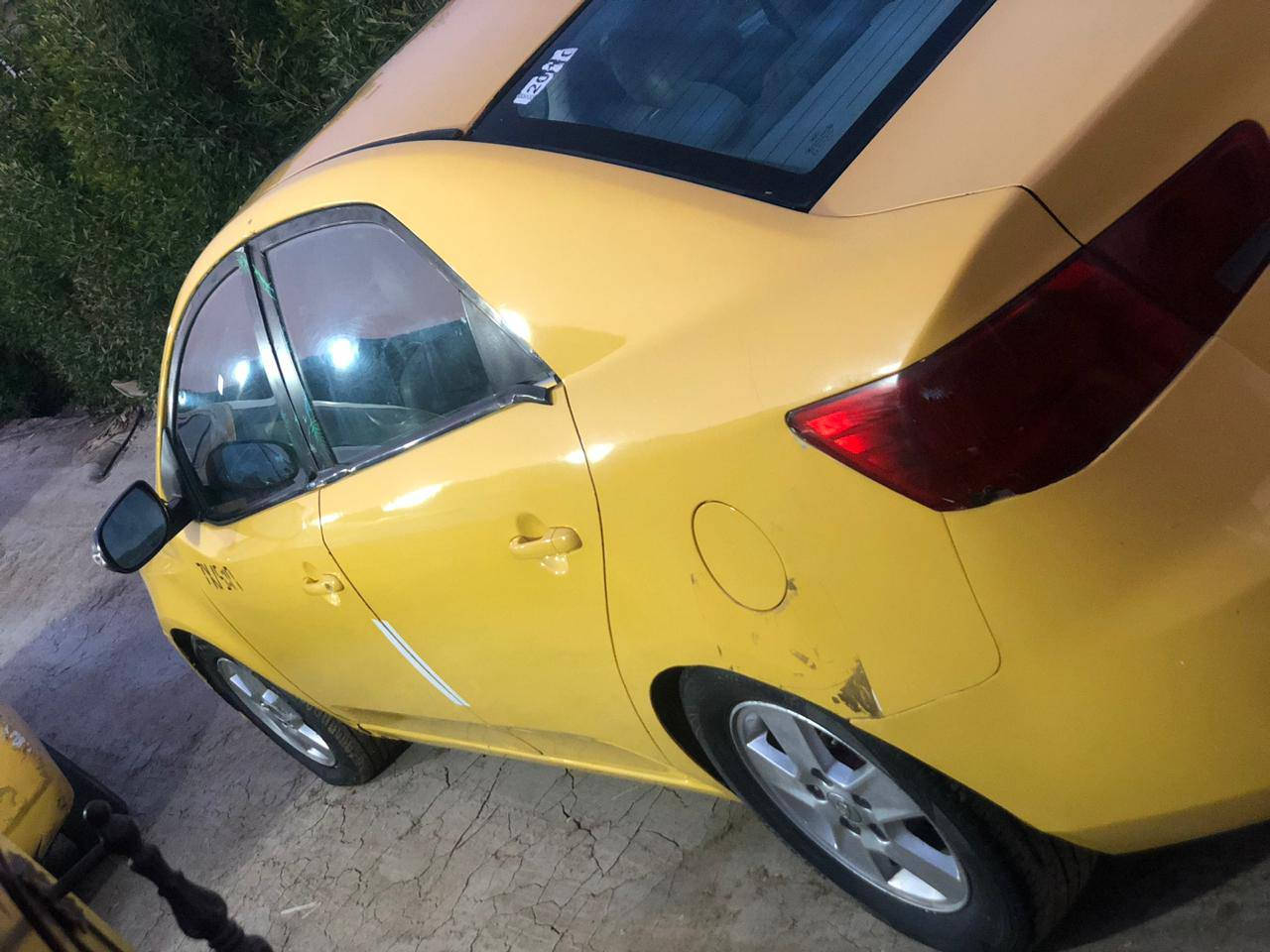 السلام عليكم 
فورتي موديل 2010 سياره جديده تخم تاير كير مكينه باتري كله جديد دوشمه جلد تدفئه بل كشنات اشاير بل مري فتحه نضام ايكو اي نقص مابيهة صدر جديد امامي وخلفي سياره بسمي سنويه بعدهي مصاقطه سياره مبدل بيهة بنيد وجاملغات ثنين امامي وتصليح شويه بل لغد
سعر 68 وبيهة مجال قليل جدا
مكاني بغداد دورة هورجب 
للستفسار اتصل 
***********
*********** بغداد, العراق
