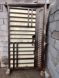 اسلام عليكم باب للبيع السعر 75 اي ستفسار خاص هاتف 07740164030