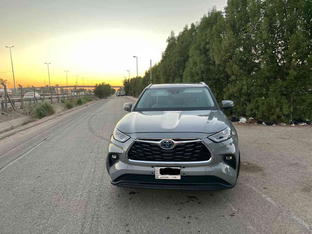 السلام عليكم
(.  تويوتا هايلندر  للبيع.  ) 
موديل 2022  هايبرد XLE
ماشية 29 الف 
اللون اسمنتي 
حادث سطحي  جاملغ وبنيد بدون دواخل 
ارباكات سليمة 
حتى بدنه وراديترات نفسهن بلاديات 
صدر كير محرك تبريد جديد 🆕 

بصمات
سلايد روف
7راكب 
كشنين كهرباء
كشنات تدفئه
كشنات جلد لونين مميز 
سايد بريك بصمه 
اوتو هولد

EV Mood
كشافات ضباب 
صندوك كهرباء ⚡️ 
وبعد هواي مواصفات 
 
السعر 290  
بغداد الغزالية 
 هاتف ☎️ ***********
