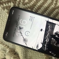 ايفون ١١ برو ماكس ذاكرة ٦٤ جهاز نظيف ويخبل مبدل شاشة بكندا ولا مبين ان...