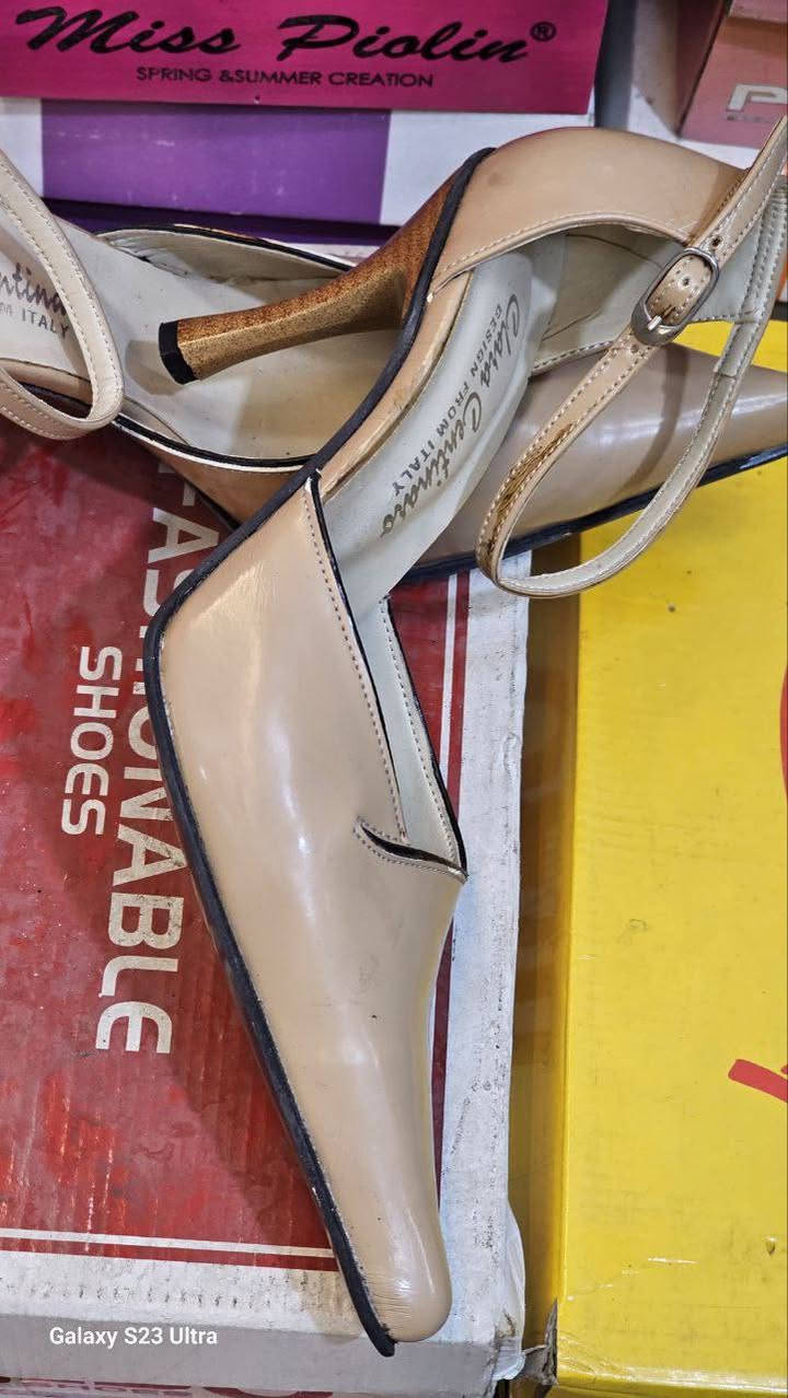 ✨️شروه حذاء عرايسي
✨️تشكيله موديلات 

✨️مكسر ومن ضمن سيريات

✨️العدد 350 زوج 

✨️السعر 2.99 💲
تركيا 🌹


**إذا كنت صاحب هذا الإعلان وتريد حذفه لأي سبب، رجاءا أرسل رسالة إلى الدعم الفني**