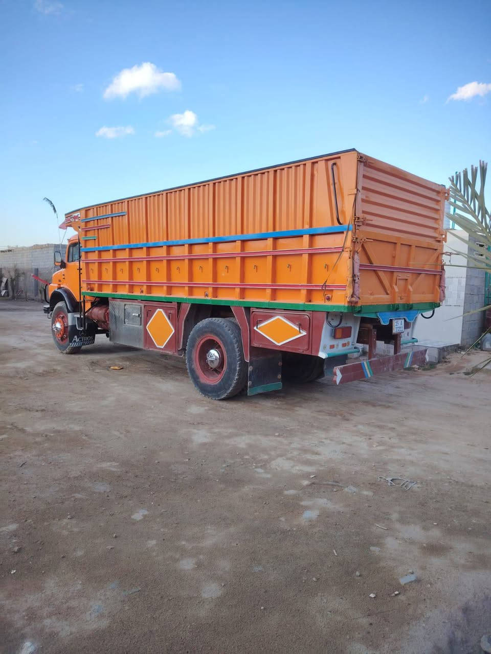 سلام عليكم للبيع قجمه 81 مصبوغه عام شاصي باج بطن سياره جاهزه ونضيفه 
الاستفسار  (***********/./***********)
