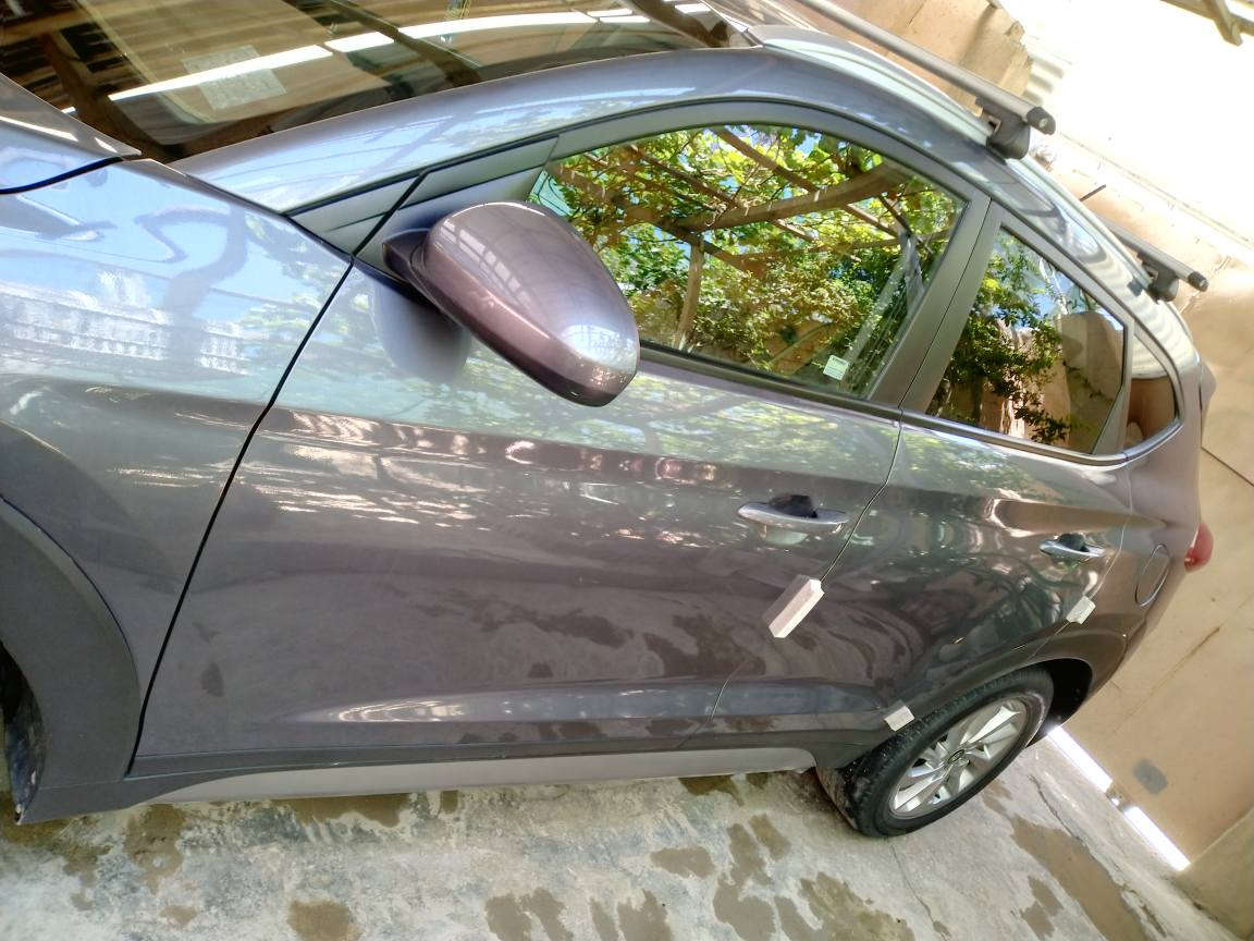 السلام عليكم ورحمة الله وبركات
سيارة توسان للبيع الموديل17 اللون فيلي
رقم انبار سياره ليبل واحد ممبدل بيه لو قطعه فقط حادثه حلك البنيد ومعمر بدون نفتح بلادي.   بيه صبغ شبر باب صدر اثر رصعات فقط بدون دواخل. وشخط صغير باب سايق فقط. محرك مكفول لاتنقيص ولاتبخير. كير مكفول بلادي. منظومه تبريد جديد تخم تاير جديد بلاد والشراي يجي يشوفه ويدلل سياره نص مواصفات سعر 160بيه مجال
مكان الرمادي
***********
يرهم بيع او مراوس بسياره عاليه وفرق
