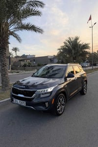 كيا سيلتوز 2022السياره فول مواصفات فتحه سقف كشنات جلد تدفئه وتبريد داخ...