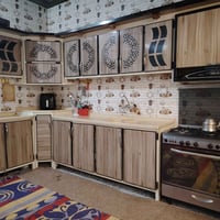 كاونتر ٩م • سطح مرمر • خانة مكسورة