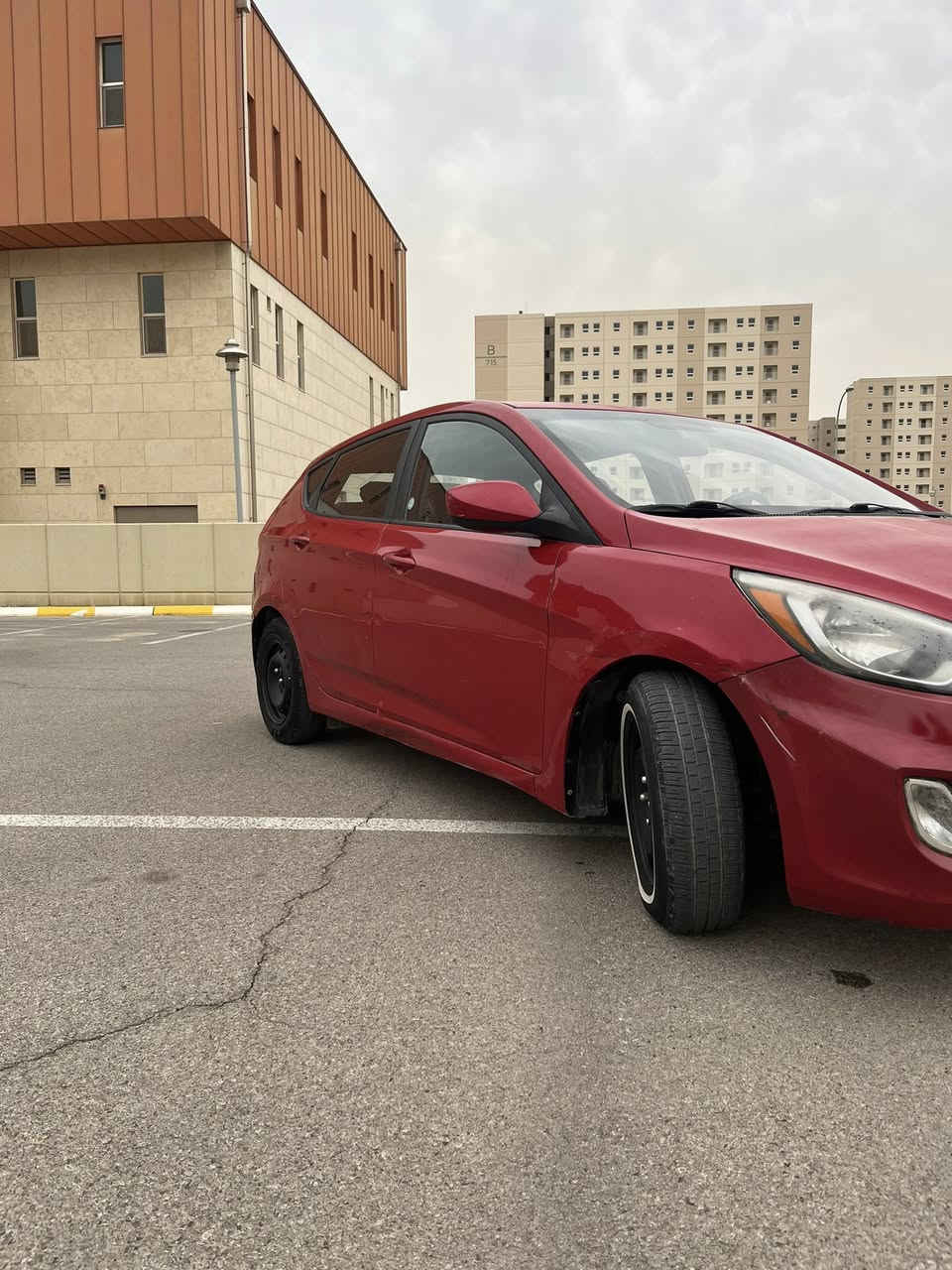 مرخصت الادمن
السلام عليكم 
اكسنت 2014 امريكي السياره جاهزه خير من الله مكينه كير 
رقم بغداد بسمنه 
حادث امريكا بنيد ومصلح بارد نفسه والسياره بيها بارد مثل مموضوح  بالتصوير ونص الباب الخلفيه مصبوغه والدوسه الجوها مثل مموضح بلسونار موجود بالصور 
صدر كامل من كلشي حتى درايم شفتات جديد خلفي و امامي كله وكاله قبل شهر شديته 
السعر 92$ ورقه 
مكانها بغداد / بسماية 
***********
