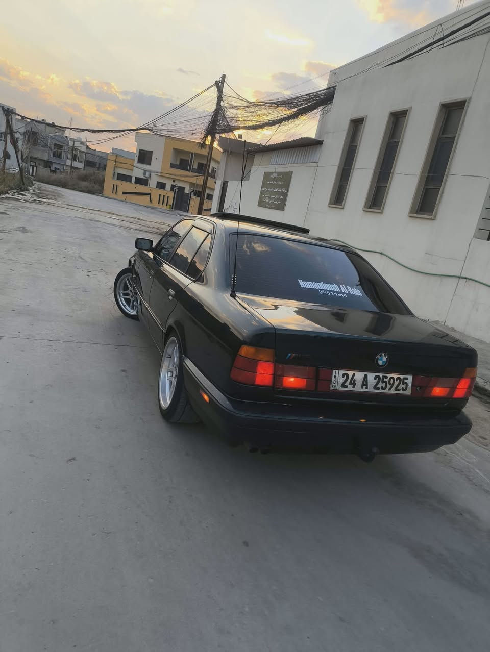 525i - 1991
- كير اوتو 
- محرك كبس
- جامات كهرب
- داخل مخمل صاج 
- دبل ايرباك 
- دبل جكمجه
- سلايت
- صدر امامي خلفي جديد
- تبريد ثلاجه منضومه جديده
- ويل M عليها 
- كهربائيات كلها شغاله
- هزه ورقم جديد 
- بجم عريض
- سستم صوت عليها  
-  لايت زنول 
- عليها ادامه كامله سيارة جاهزه

- ***********
