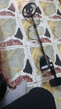 كاشف معادن • الكترونيات