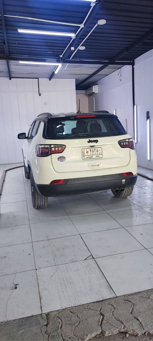 السلام عليكم
جيب كومباس للبيع موديل 2019 محرك 2400 بحاله جيده  كير بحاله جيده  حادثه اشويه من خشم الجاملغ الامامي صوب السايق  وشويه من البنيد معدلات على البارد فقط الباقي كله مكفول السياره نقص تبريد فقط
المواصفات
كشنات جلد 
بصمه 
شاشه كار بلي 
شاشه اعطال 
رقم بغداد انكليزي باسمي 
مكاني نجف الاشرف 
السعر 140 وبيهه مجال 
الاستفسار الاتصال على الرقم 
***********
