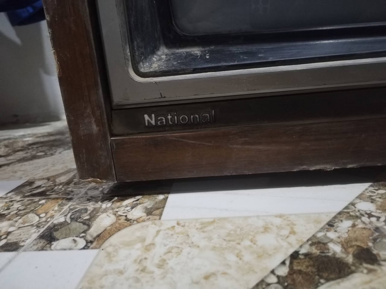 تلفزيون قديم نشنل حجم كبير جدا وزن ثقيل صاج قياس ٧٥ في ٥٠ سم كما موضح بالصورة للاستفسار خاص


**إذا كنت صاحب هذا الإعلان وتريد حذفه لأي سبب، رجاءا أرسل رسالة إلى الدعم الفني**