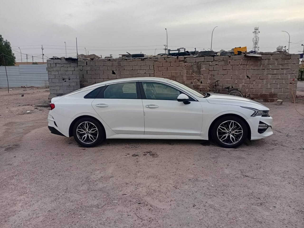لبيع k5 وارد كوري 2021 كفاله بيه فقط قطعتين صبغ فقط بكوريا محرك 2000 دوش فول مواصفات كلش بصمه تبريد قطعتين تحديد مسار سايد بريك دكمه حساسات وبيه وبعد هواي مواصفات رقم بصره تحويل ثاني يوم حداده تخم تاير تبريد كير مكينه كله جديد سياره جاهزه لأخير مكاني بصره لسعر 168 وبيه مجال لاستفسار *********** مكلف بل نشر البصرة, العراق
