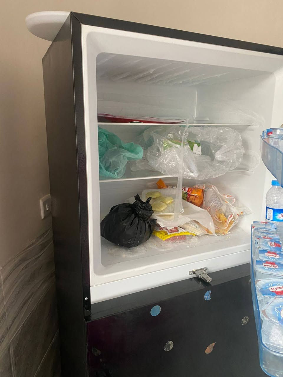 ثلاجه 28 قدم جبيره داخل اكرلك وجه جام جديده شخط مابيه ماركه اوبرا سعر 375
***********
