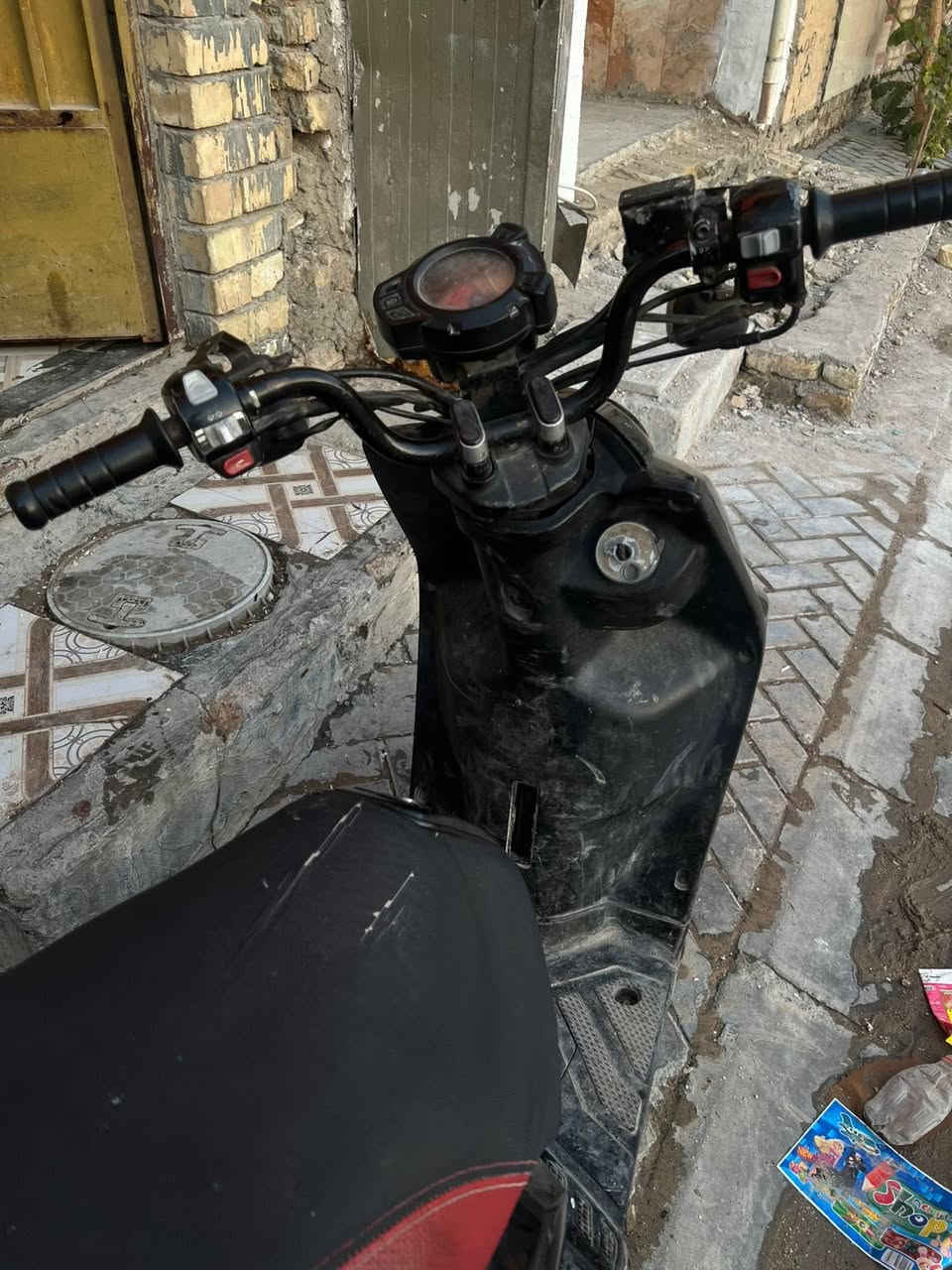 السلام عليكم  دراجه سكنز جبلي  نضيفه ما مفتوحه ولا ملعوب بيها بس العداد مكسور سعرها مليون وربع 
العنوان مدينة الصدر كياره 
***********
