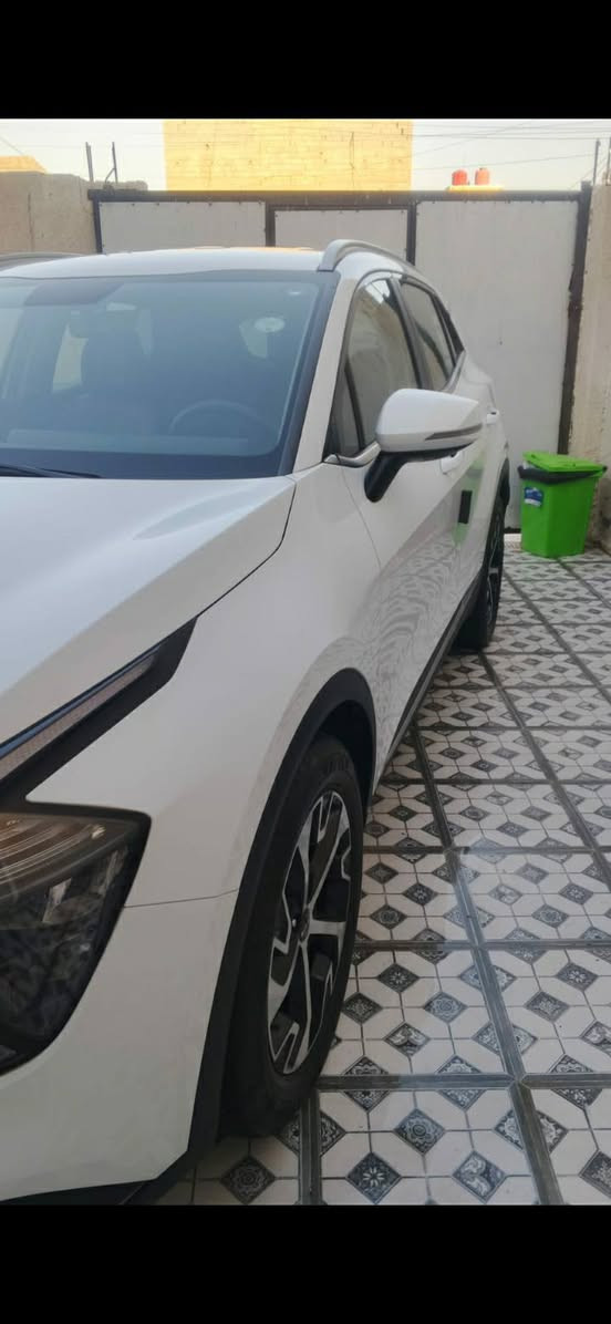 سلام عليكم لبيع سبورتج موديل 24 رقم اربيل ماشيه 16 داخل اسود مكفوله على وضع الشركه الستفسار على الرقم *********** مكاني البصره حي المهندسين
