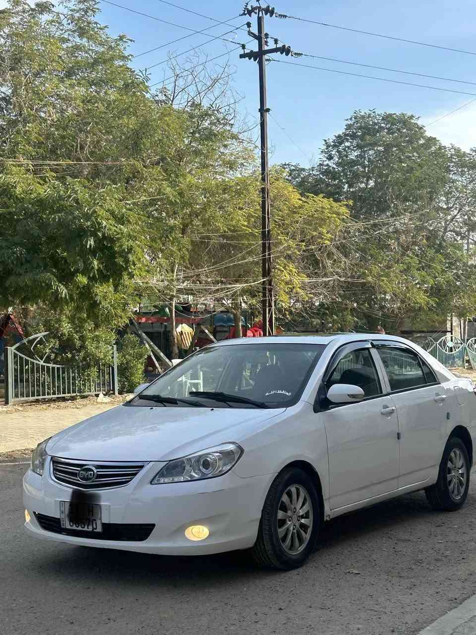 السلام عليكم بي واي دي البيع سيارة موديل 2013 سيارة كلش حلوه رقم بغداد انكليزي سيارة فول بصمه شاشة كأمره تحكم ستيرن داخل جلد بصمت ابواب اشاير بل مري خمسه ويل كب سياره محرك 1800 ماشاءالله تبريد ثلج  سياره كلش حلوه سيارة كير محرك صدر تايرات باتري كله مكفول سيارة كلش حلوه وجاهزه مابيه ي نقص السعر 55$ مكان سيارة بغداد حي العامل رقم ***********
