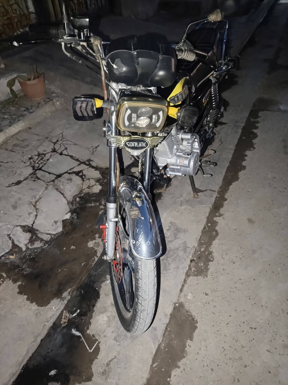 السلام عليكم للبيع سولنك موديل 24 شهر 9 نازله دراجه كفاله عده نقص دشبول واقيه مال زنجيل السعر 675 مكان بغداد ***********
