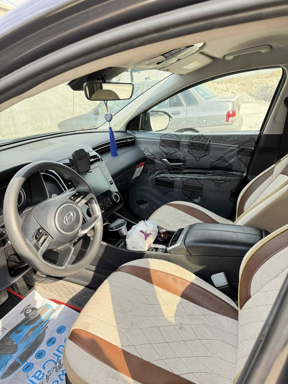 توسان موديل 2023  وراد امريكي حادث جاملق ايسر فقط
مواصفات معروفه فول عدا الفتحه وبيه طخه بسيطه بل جنطه بارد ترجع اتصل وتدلل ***********
