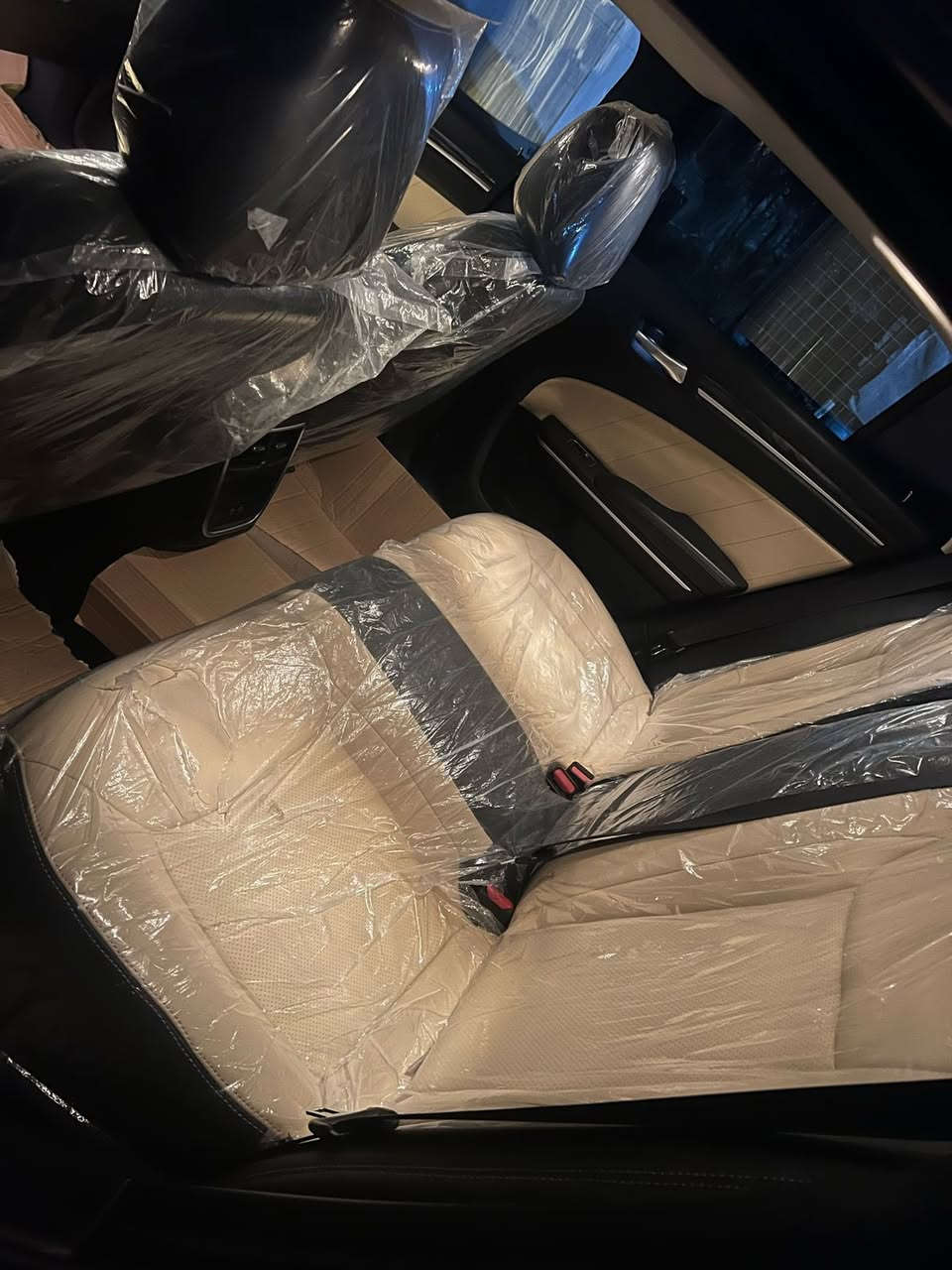 أوباما 19 /22 سياره جاهزه كير مكينه تبريد تخم تاير حداده سياره جديده مامتعوبه رقم بصره بأسمي حادثها بس العرضانيه مامبدل بيها اي قطعه فقط الجاملغ الأمامي مفتوح وراجع نفسه كلها ع البلاد خطها كرنه بغداد السعر 190 وبيها مجال قليل  مكاني البصره القرنه اتصل وبيك خير وتدلل ‭0770 743 9914‬
