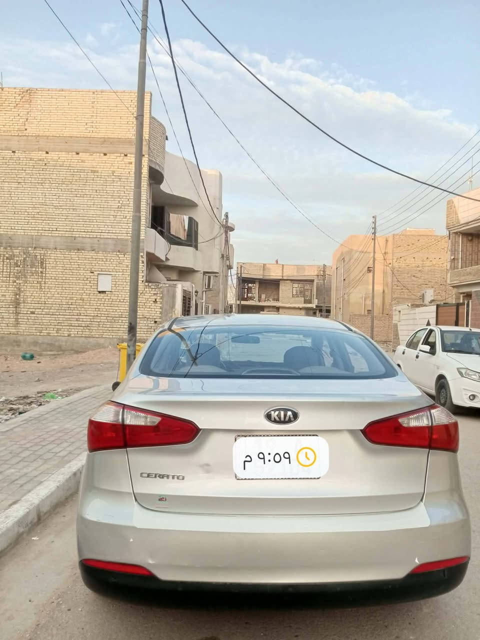 سلام عليكم سيراتو للبيع 2015 شركه العام  مكفوله من الفتح وتبديل والصبغ  فقط بارد بسيط ماشيه 115 سياره  جديده كلش جاهزه من جميع نواحي رقم كربلاء بسمي  سنويه جديده سعره 127 وبيه مجال بسيط ال شراي مكان سماوه اي استفسار اتصال *********** مكان سماوه
