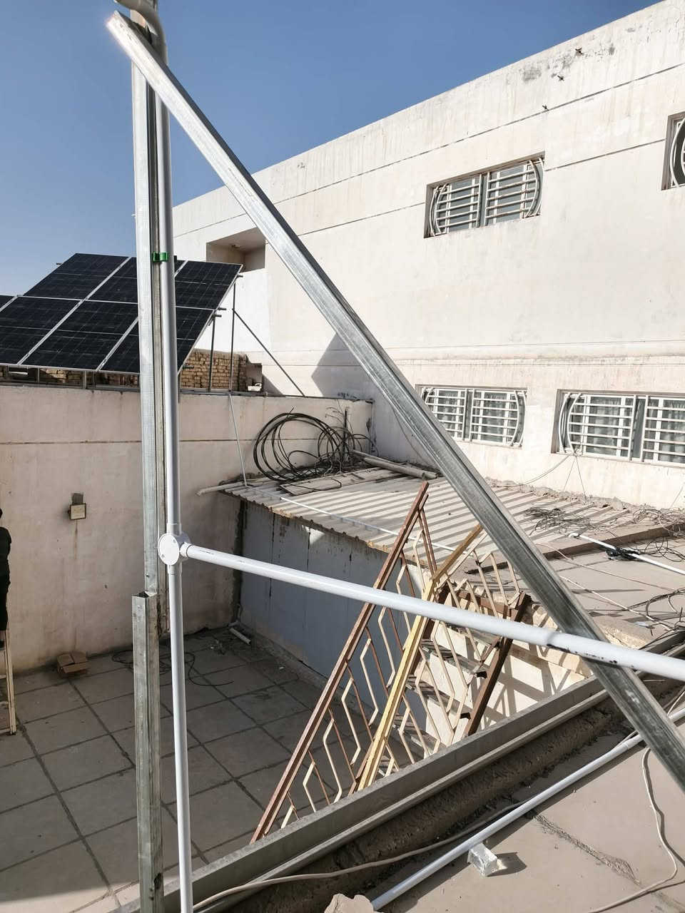 الانقطاع المستمر للتيار الكهربائي 
دلليل على أن الطاقه الشمسية هي أفضل حل اقتصادي وعملي 

منزل آخر يودع الانقطاع المستمر للتيار الكهربائي حيث تم 
تجهيز المنزل بمنظومة طاقه شمسية 30A ليلي نهاري 
بالاعتماد على
1-انفيرتر 12kw ip65 ماركه Deye ضمان 5 سنه
2-بطاريه 16kw ماركه بيسن كرين عدد 2 ضمان 5سنه
3- ألواح ماركه فيلادلفيا 620w ضمان 15سنه 

للحجز وإلاستفسار تواصل واتساب 
قسم الصيانة/***********
قسم المبيعات/***********
