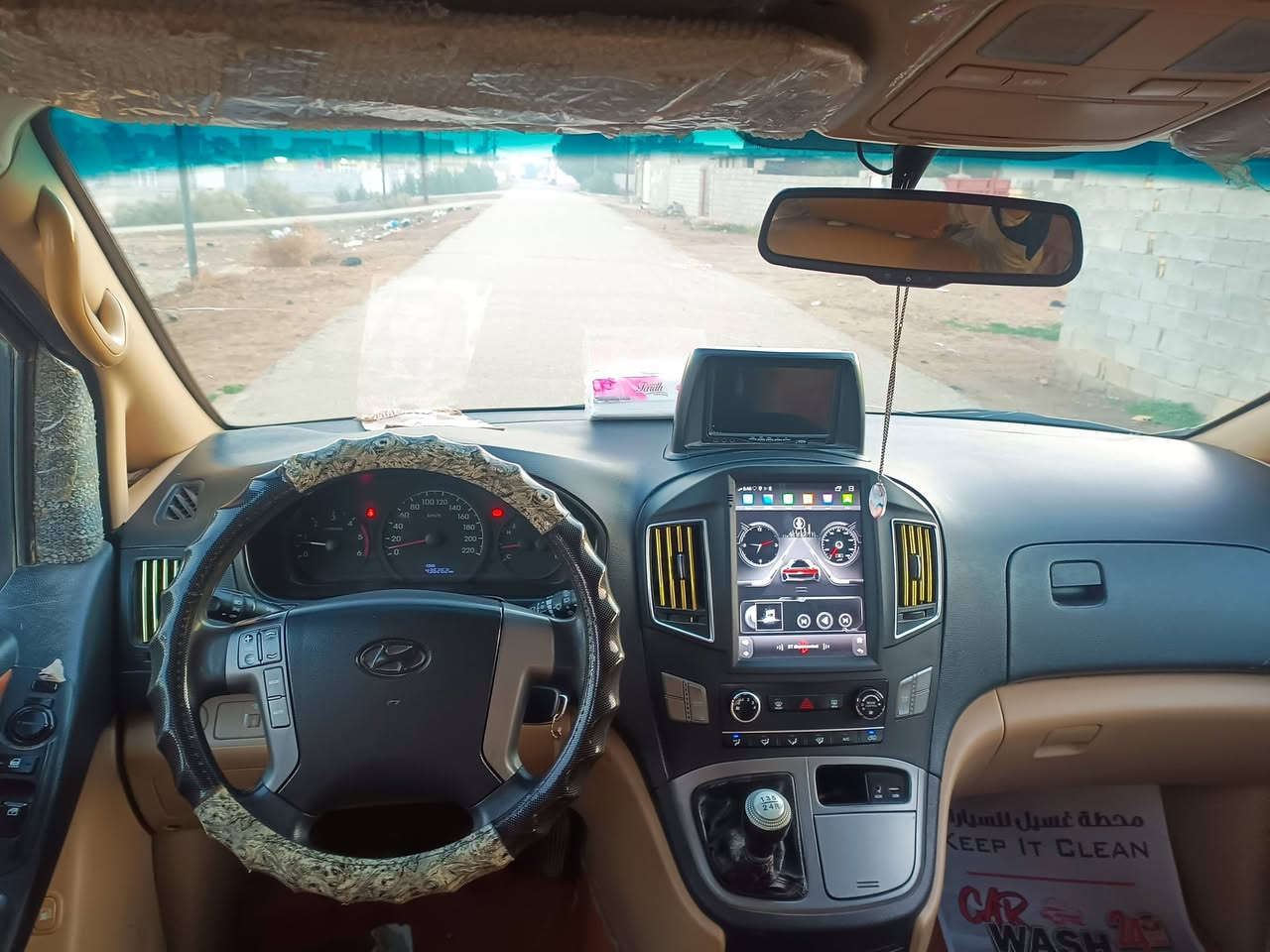 السلام عليكم 
ستاركس موديل 2018 مفتوح 
رقم كربلاء باسمي 
مكينه كير اكسن خير من الله تبريد تدفئه  فول
حداديه جديده ما ناقصه برغي 
رقم ألماني سنويه 28
بيهه بارد قليل 
 بسمي مصفره خط بحث ضريبه سعر185 وبيه مجال حك الجيه 
عنوان ميسان للعماره 
***********
