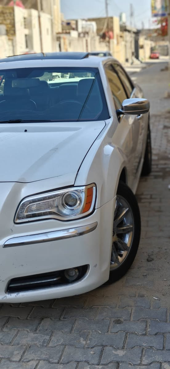 اوباما مديل 12 فول مواصفات 1/1
اماشه 160 الف مايل مكفول من الارباك 
شرط كلوب واحد بالدشبول ما مشتعل حتى الجيك انجن طافي شرط
كندي داخله كلين وهنا بالعراق بيهه جاملغ الخلفي صبغ 
بدون عابر والباب الخلفي مبدل سونارهه موجود 
سياره جاهزه وعليهه دامه كامله 
مكينه جديده قبل شهرين شادهه
صدر اماما خلفي جديد
دبه مي وراديترات ومي جديد 
اذاين محرك وكير جدد 
يعني ما تصرف عليهه ولا دينار جاهزه
مكان السياره بالرميثه 
***********
