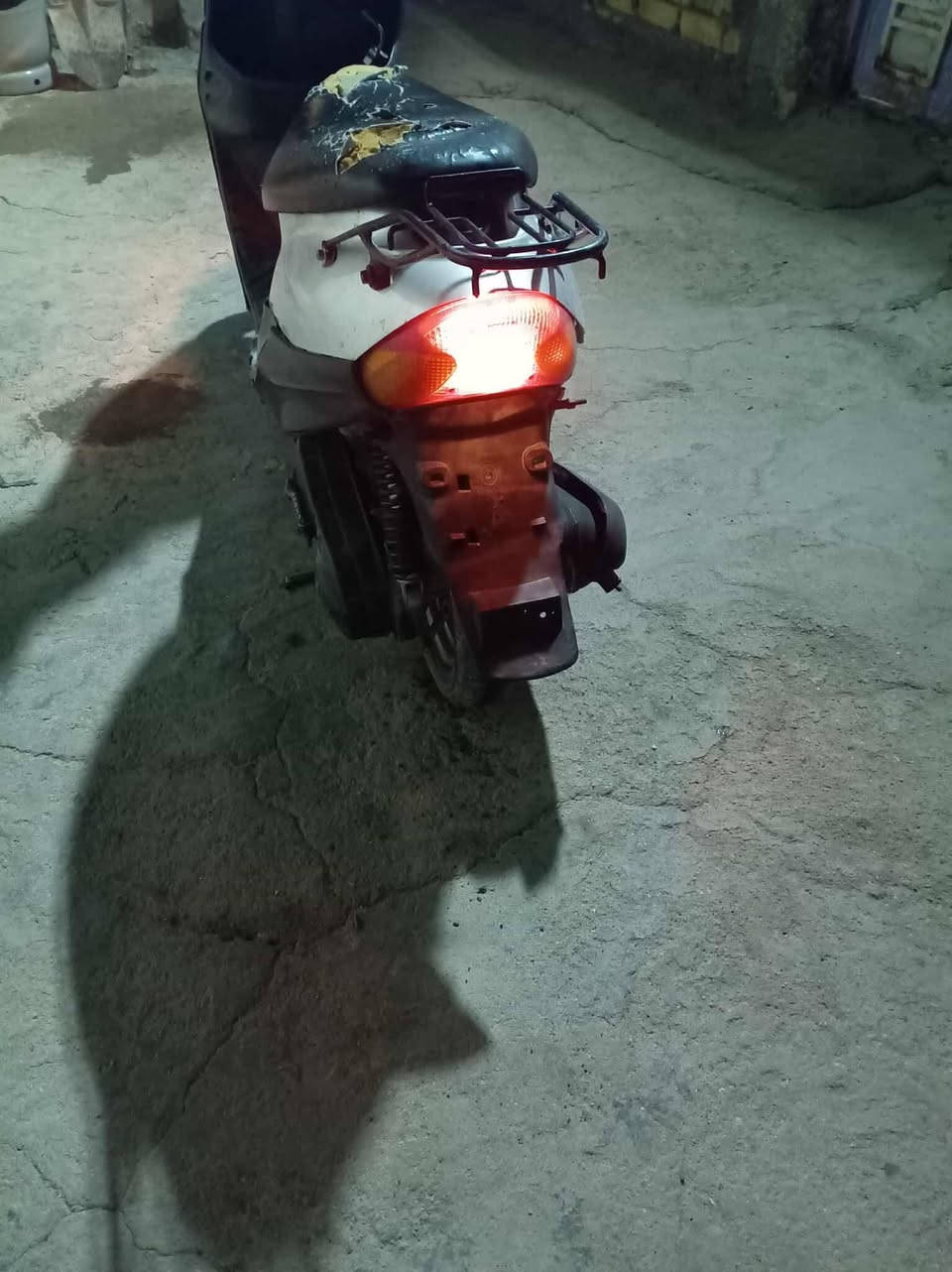 دراجه شغاله
مابيها كلشي
سعرها ٢٥٠ وبيها مجال
مكان حي الحكم
تواصل واتساب أو تصال ***********
